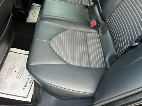 Used 2020 Toyota Camry SE FWD image 22