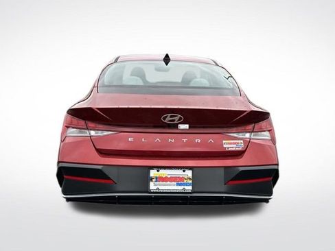 New 2025 Hyundai Elantra Limited image 4