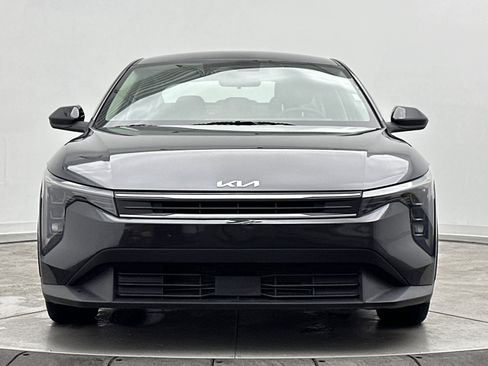 Used 2025 Kia K4 FWD image 2