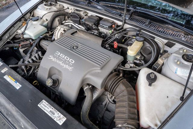 Used 1999 Buick Riviera Supercharged Coupe FWD image 19