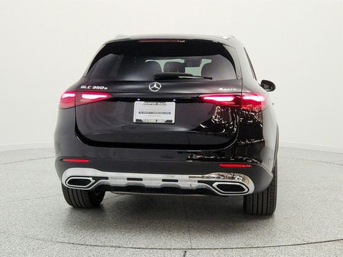 Used 2025 Mercedes-Benz GLC 350e 4MATIC image 6