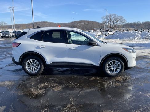 Used 2022 Ford Escape SE w/ Convenience Package image 9