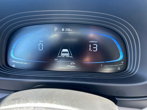 Used 2025 Hyundai Venue SEL FWD image 16