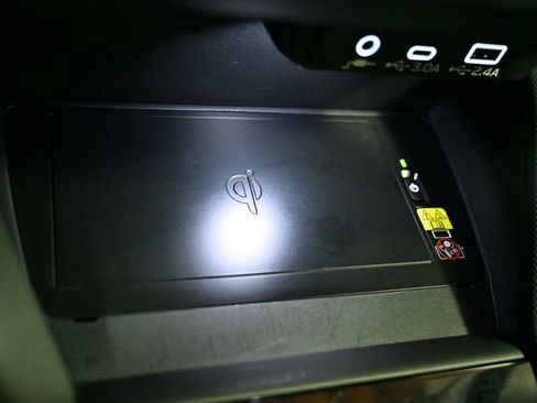 Used 2025 Subaru Forester Limited image 30