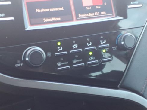 Used 2019 Toyota Camry LE FWD image 28