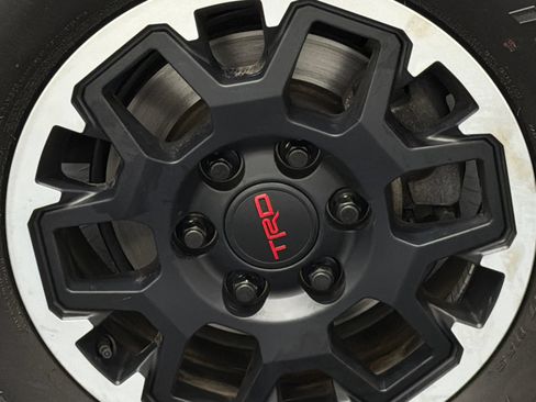 Used 2024 Toyota Tacoma TRD Off-Road AWD/4WD image 5