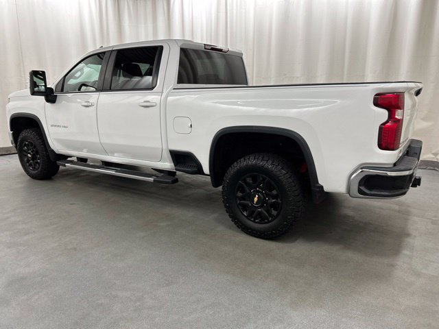 Used 2023 Chevrolet Silverado 2500 LT w/ Convenience Package AWD/4WD image 3