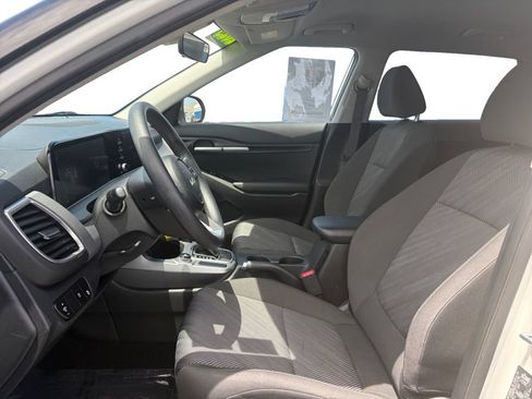 Used 2025 Kia Seltos LX AWD/4WD image 10
