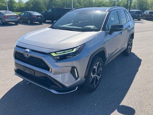 Used 2022 Toyota RAV4 XSE w/ Premium Package AWD/4WD image 3