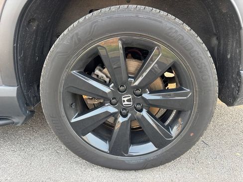 Used 2025 Honda Pilot Black Edition image 8