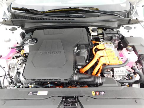 New 2025 Hyundai Elantra SEL image 12