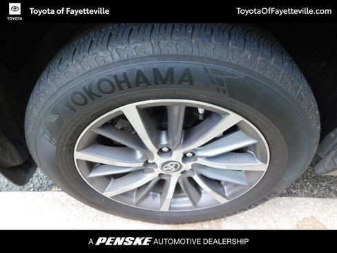 Used 2019 Toyota Highlander XLE AWD/4WD image 8
