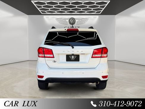 Used 2019 Dodge Journey SE FWD image 4