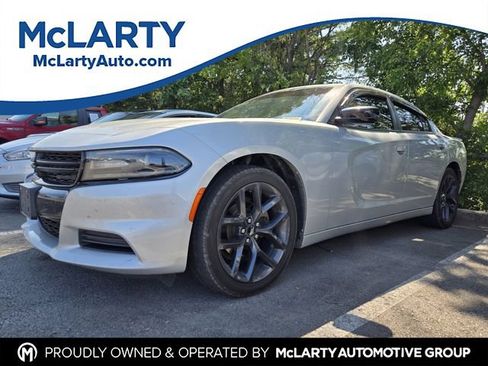 Used 2019 Dodge Charger SXT w/ Plus Group RWD image 1