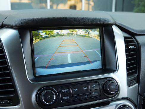 Used 2017 Chevrolet Tahoe LT w/ Luxury Package RWD image 10