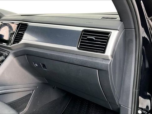 Used 2022 Volkswagen Atlas Cross Sport SEL image 21