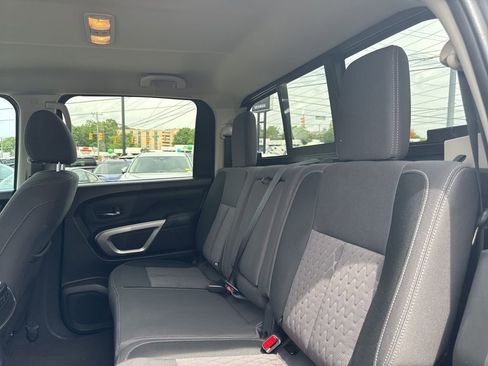 Used 2024 Nissan Titan SV w/ SV Convenience Package RWD image 26