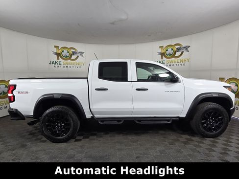 Certified 2024 Chevrolet Colorado Trail Boss w/ Safety Package AWD/4WD image 10