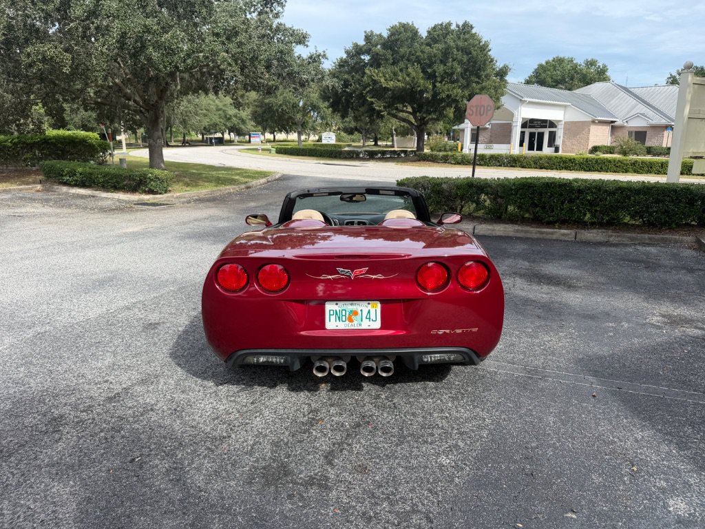 Used 2006 Chevrolet Corvette Convertible w/ Preferred Equipment Group RWD image 9