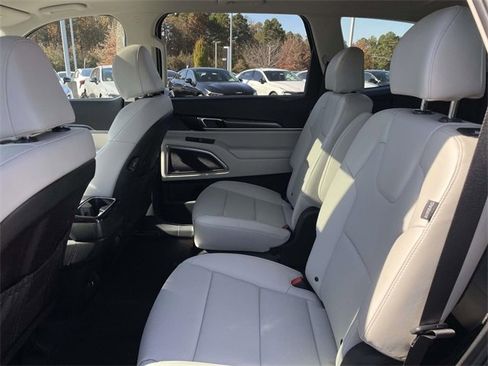 New 2025 Kia Telluride S image 21