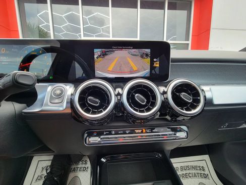 Used 2020 Mercedes-Benz GLB 250 4MATIC image 14