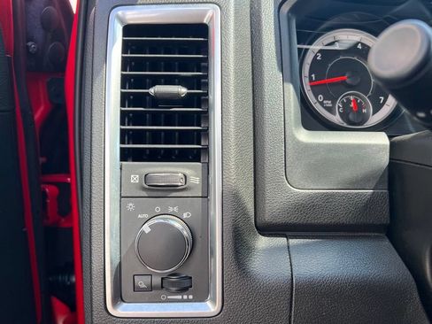 Used 2022 RAM 1500 Classic SLT AWD/4WD image 20