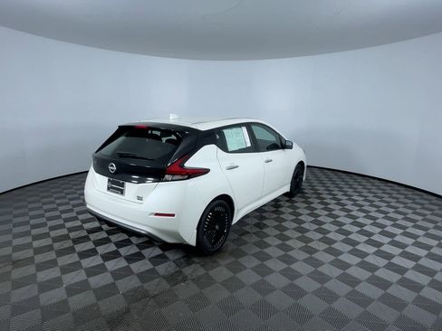 Certified 2024 Nissan Leaf SV Plus image 8