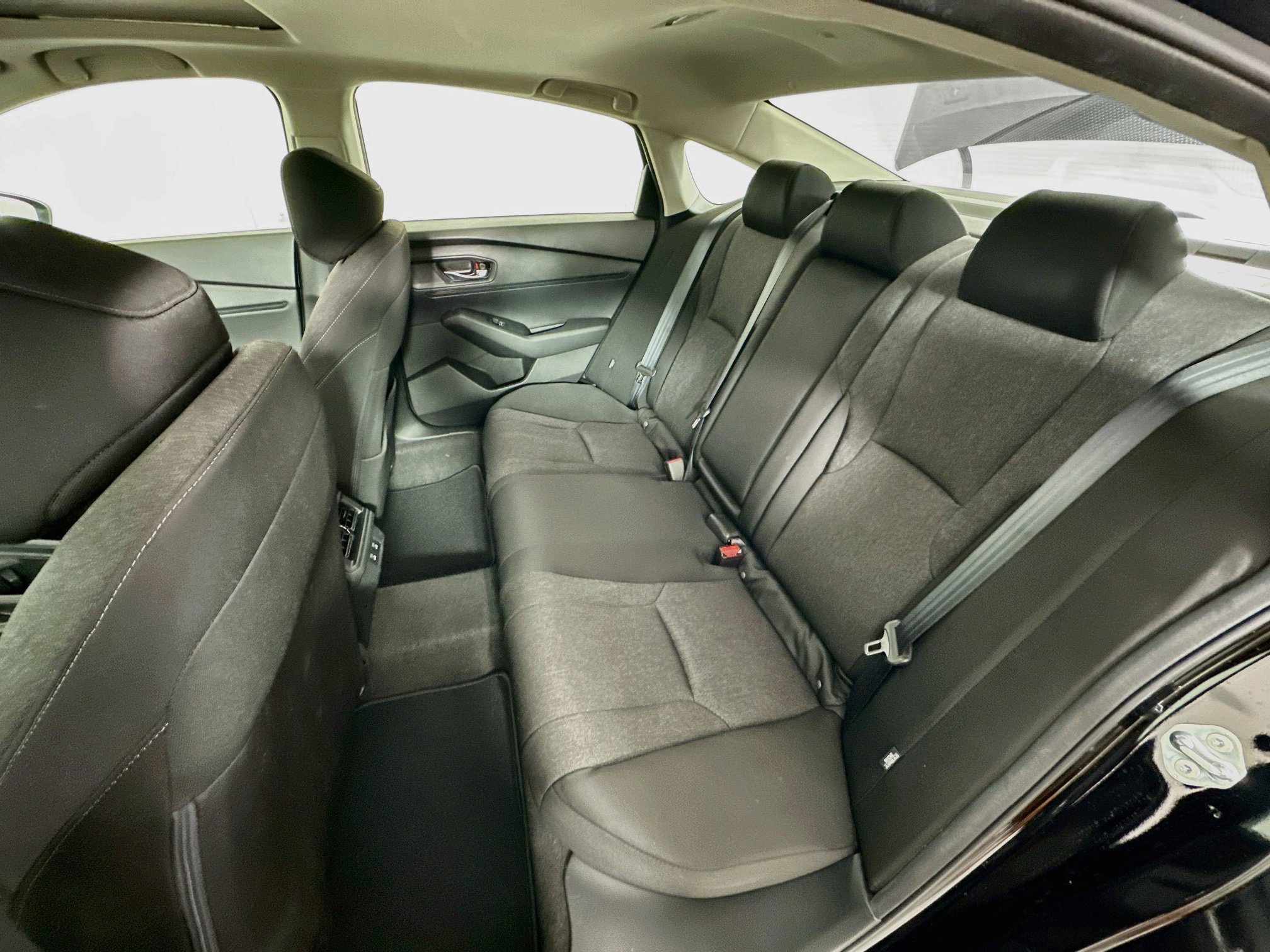 Used 2025 Honda Accord SE image 27
