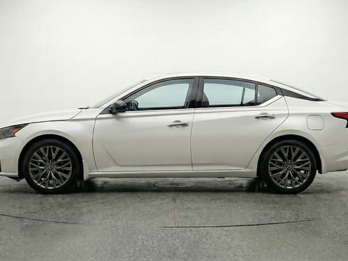 Used 2025 Nissan Altima 2.5 SV image 5