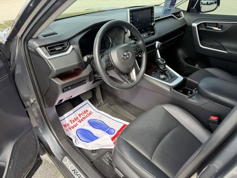 Used 2022 Toyota RAV4 Limited AWD/4WD image 8