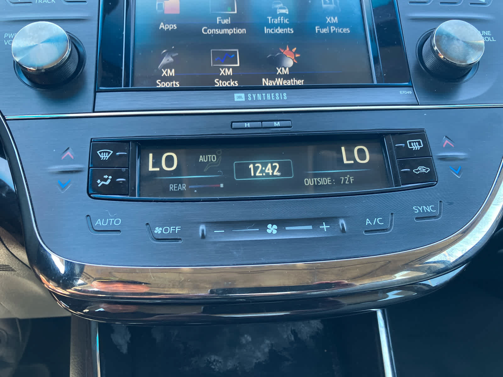 Used 2014 Toyota Avalon Limited FWD image 23
