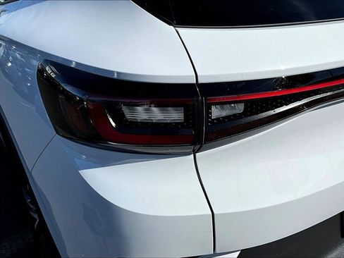 Used 2022 Volkswagen ID.4 Pro S image 23