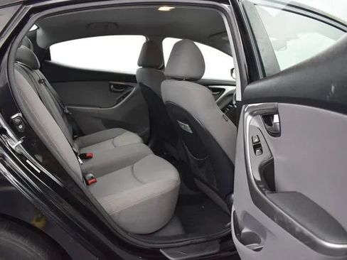 Used 2014 Hyundai Elantra SE FWD image 17