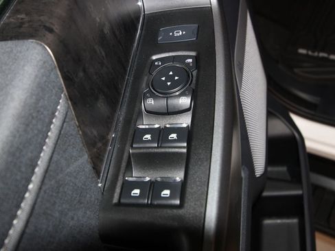 Used 2025 Ford F350 Lariat w/ Black Appearance Package image 6