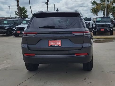 New 2026 Jeep Compass Latitude AWD/4WD image 7