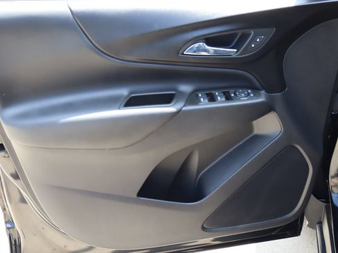 Used 2024 Chevrolet Equinox LT FWD image 19