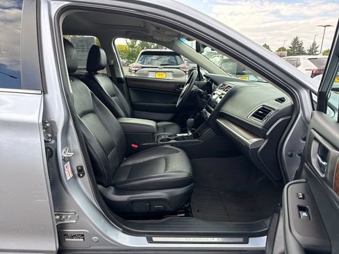 Used 2017 Subaru Outback 2.5i Limited AWD/4WD image 9