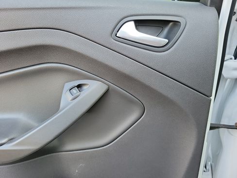 Used 2018 Ford Escape SE FWD image 12