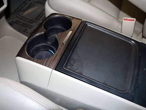 Used 2015 Toyota Sienna XLE image 21