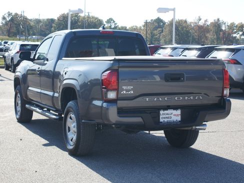 Used 2023 Toyota Tacoma SR w/ SR Convenience Package image 13