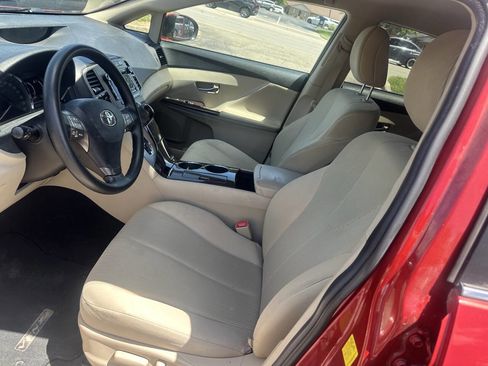 Used 2011 Toyota Venza image 14