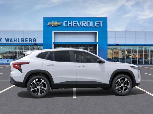 New 2026 Chevrolet Trax RS FWD image 29