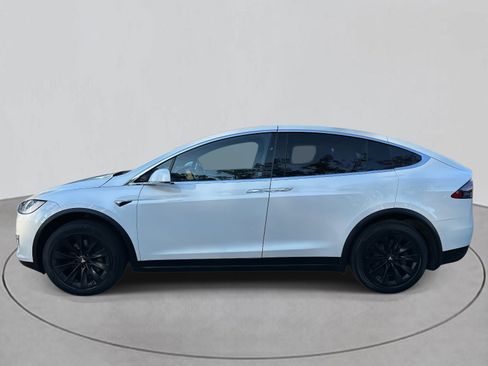 Used 2017 Tesla Model X 75D image 2