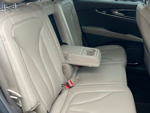 Used 2022 Lincoln Nautilus FWD w/ Premium Package image 15