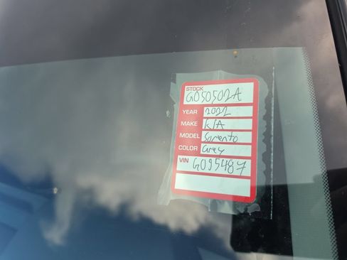Certified 2022 Kia Sorento LX FWD image 7