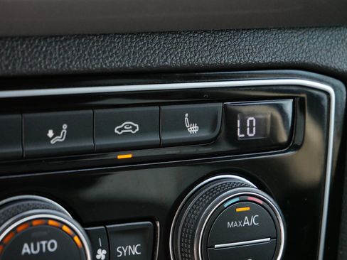 Used 2021 Volkswagen Atlas SEL image 30