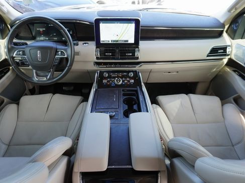 Used 2020 Lincoln Navigator Reserve w/ Luxury Package image 21