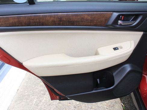 Used 2016 Subaru Outback 3.6R Limited image 14