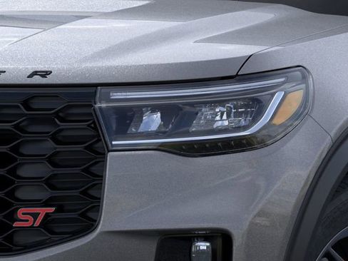 New 2025 Ford Explorer ST image 18