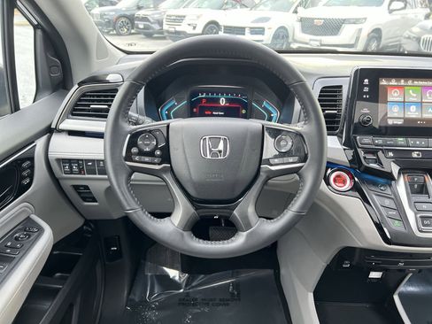 Used 2023 Honda Odyssey Touring image 16